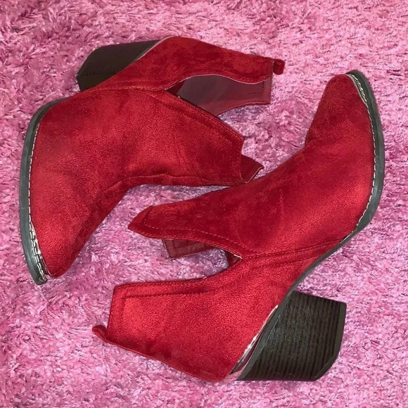 Journee Collection Issla Red Ankle Bootie - Picture 2 of 6